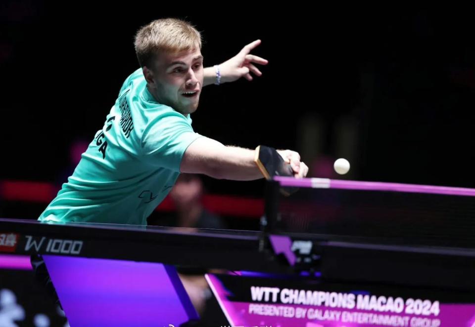 他的角色不 他的角色不