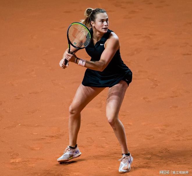 方面保持了 方面保持了